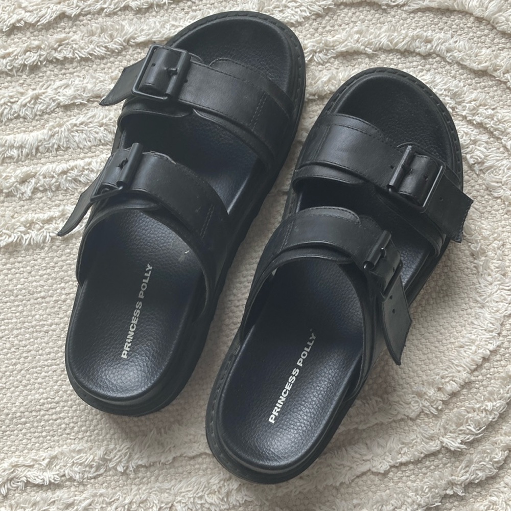 Black princess Polly chunky sandals size 9 but fits size 8